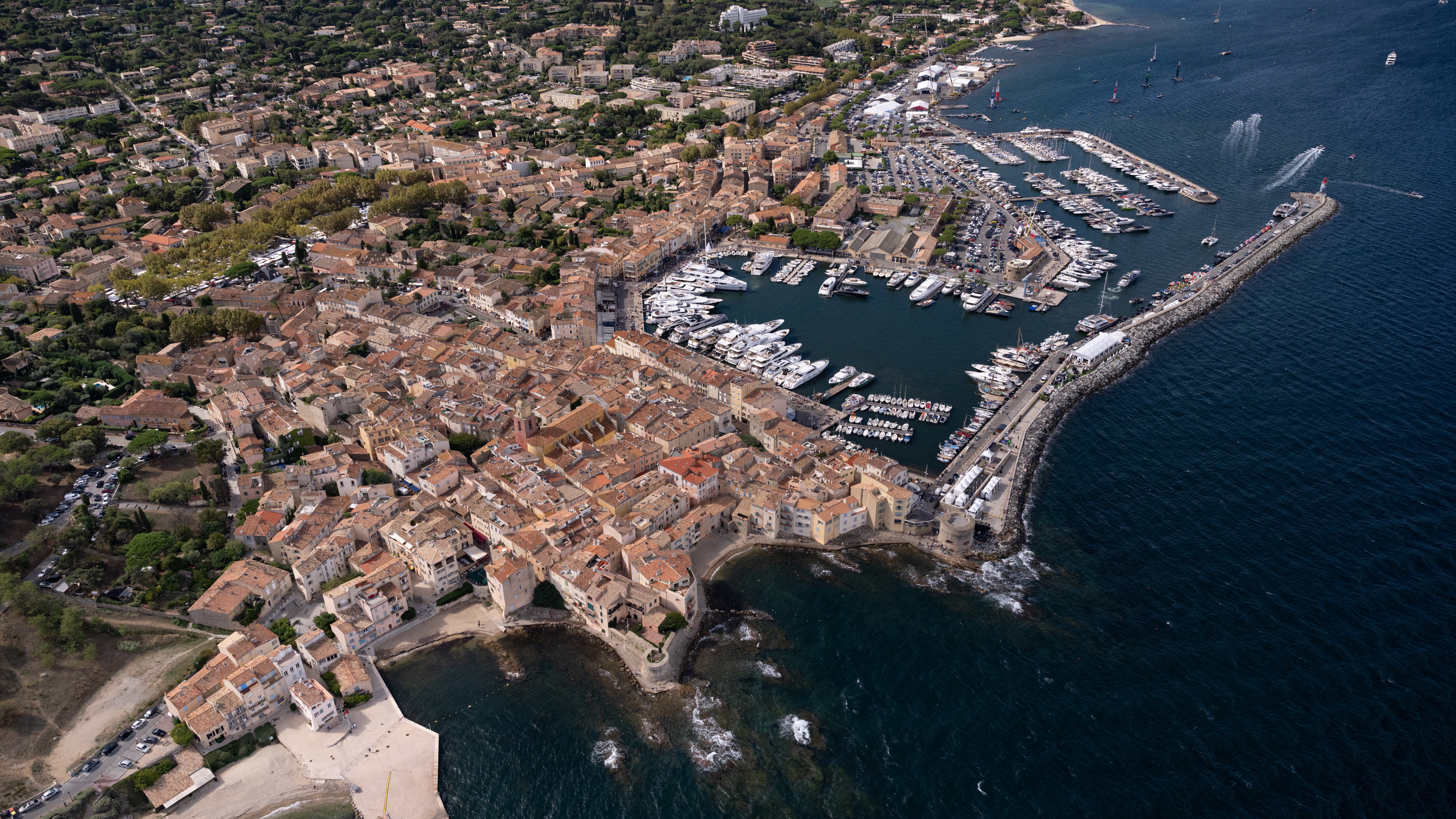 Season 4 // Emirates GBR // Saint Tropez city overview 