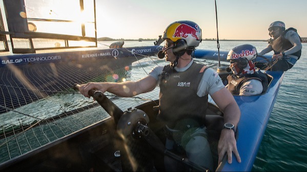 Season 4 // Close up of USA crew on Abu Dhabi practice racing