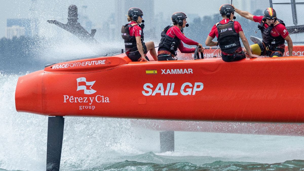 Season 3 // Spain SailGP Team // Crew at the stern of the Spanish F50