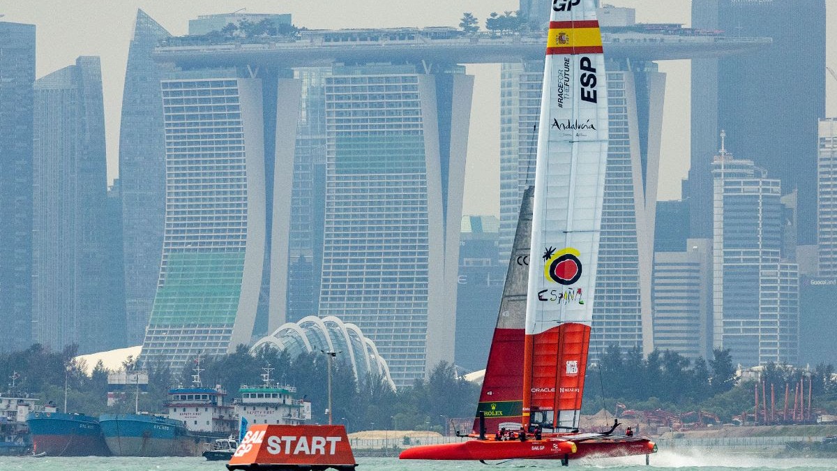 Season 3 // Singapore Sail Grand Prix // Spain against city skyline