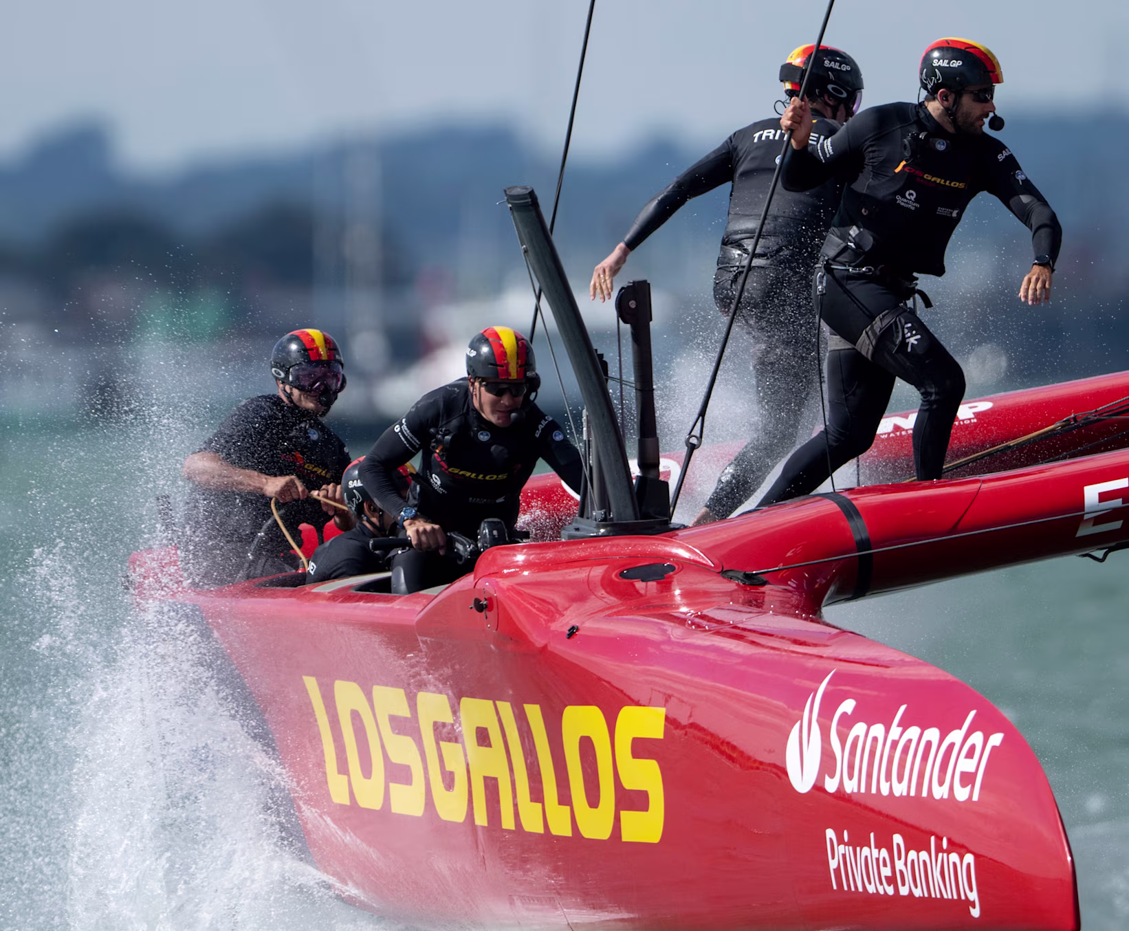Los Gallos afrontan la presión de Valencia: Diego Botín encara una cita clave en la lucha por SailGP — La lucha por el título se decide en márgenes cada vez menores
