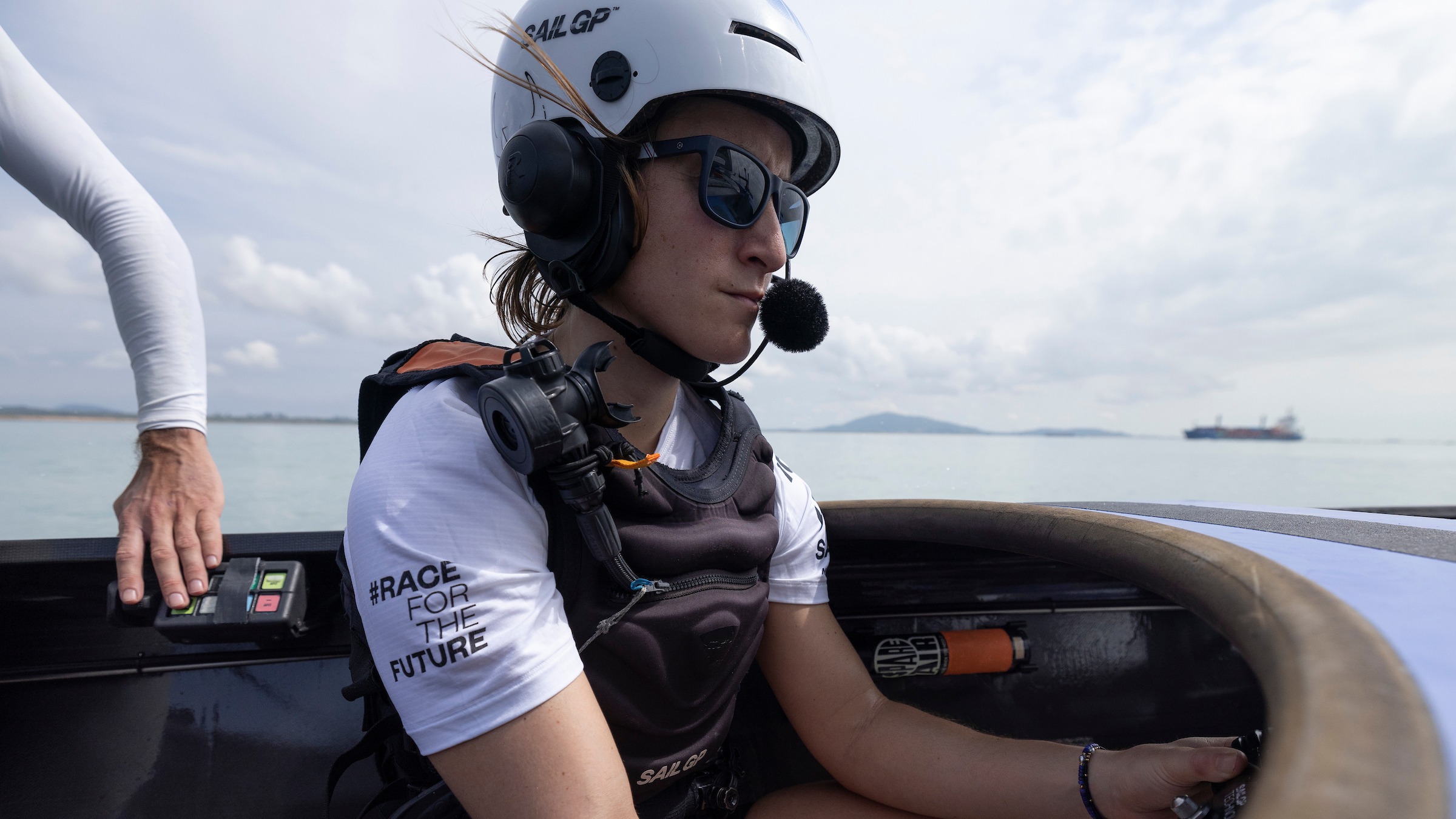 Season 3 // Singapore Sail Grand Prix // Manon Audinet in flight control