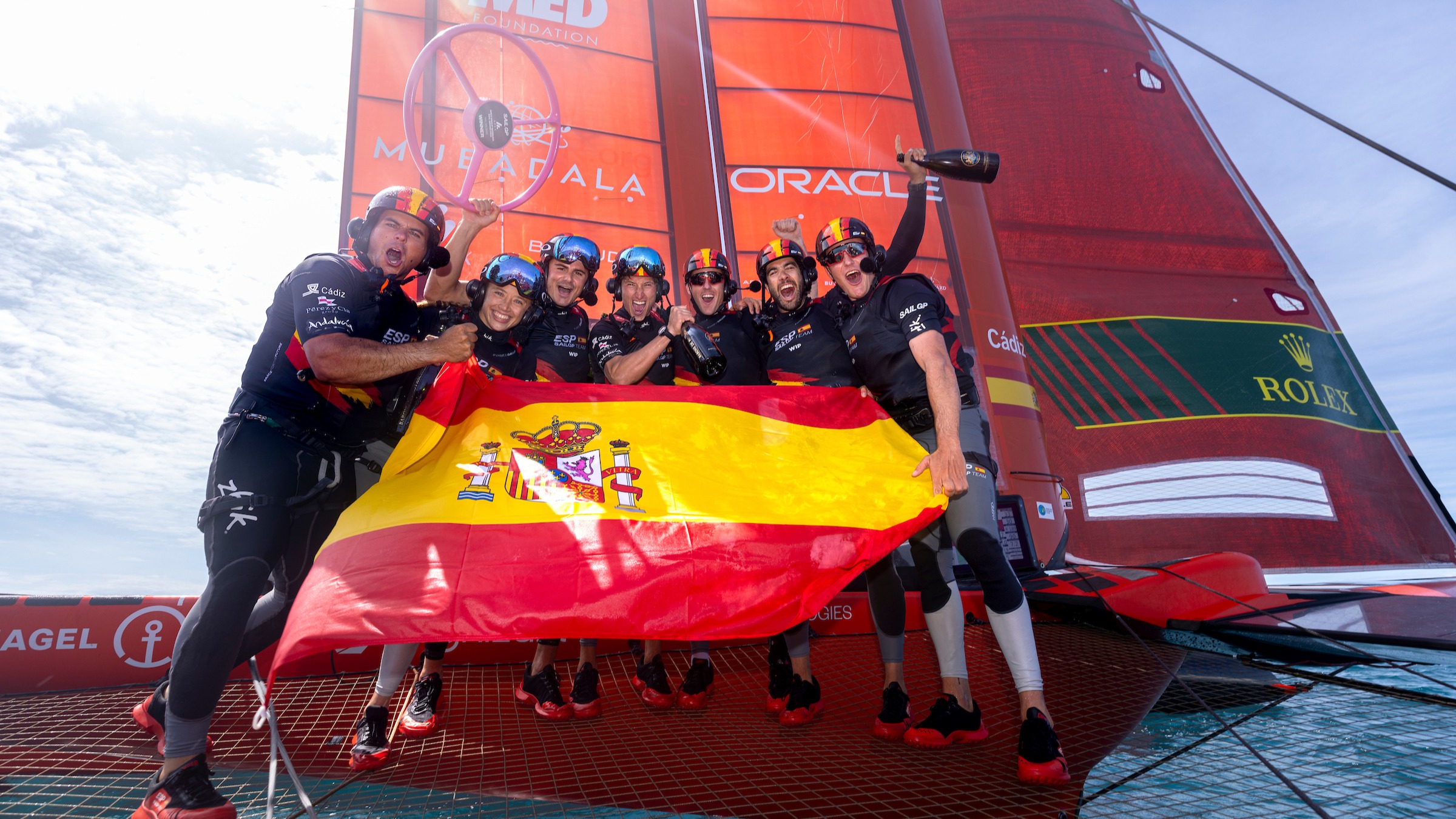 Season 4 // Spain celebrate on board after winning in Bermuda