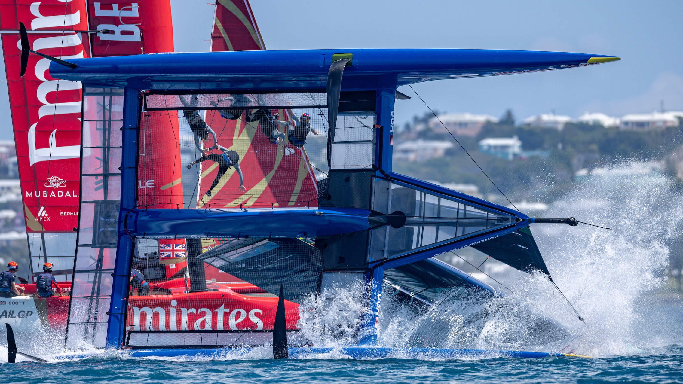 Season 4 // United States capsize in Bermuda with Emirates GBR in background