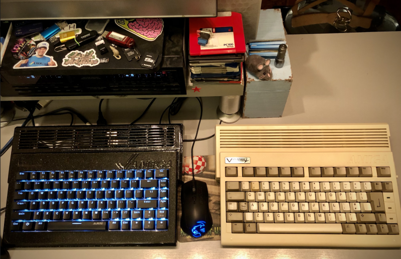  Raspberry Pi Amiga 600 is the same size as the original A600
