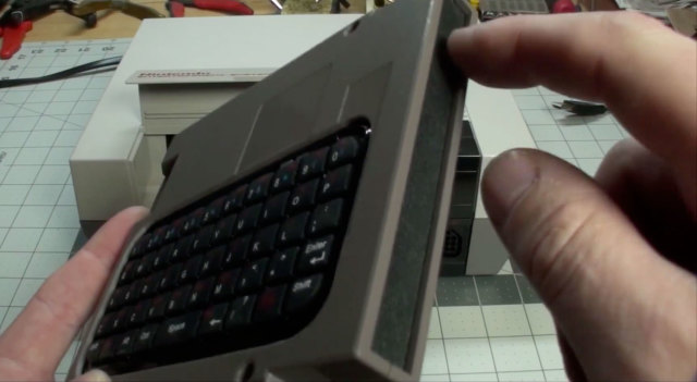 NES keyboard: hack a bluetooth keyboard cartridge