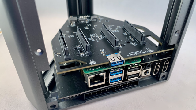 Argon EON review: a powerful Raspberry Pi NAS case