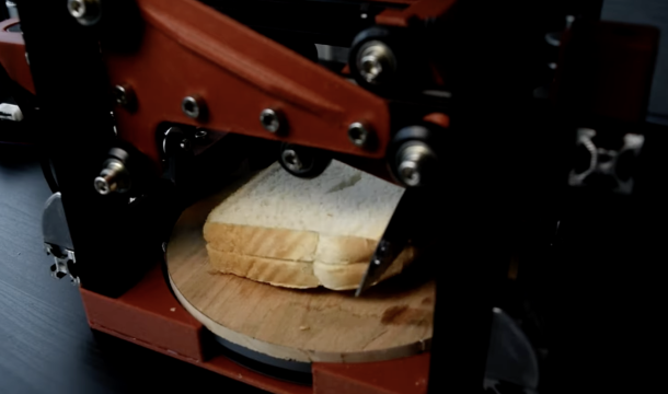 The smart crust-cutting robot