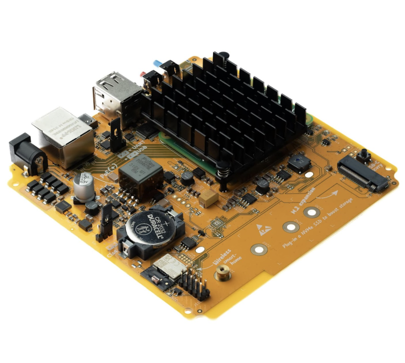 The board comes with its own heatsink for CM4, as well as a PCIe x1 expansion slot for SSDs