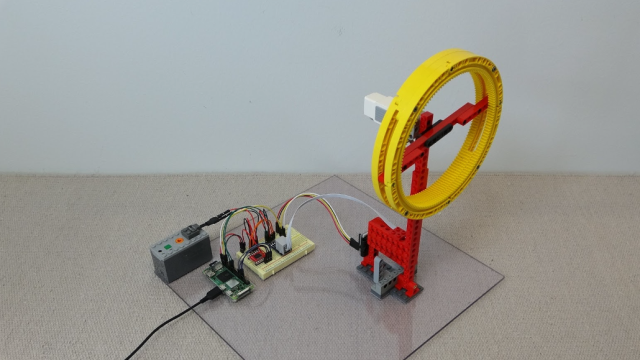 LEGO Reaction Wheel  Inverted Pendulum