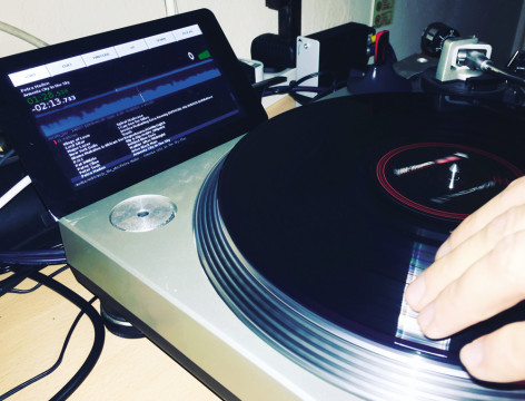 Pi Deck: Raspberry Pi-based digital DJ turntables