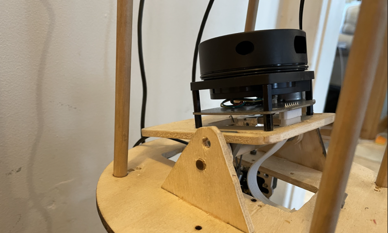  The lidar sensor is mounted on an auto-levelling platform to counter the tilt of the robot on the floor – this will really come into play when Nick makes the robot self-balancing