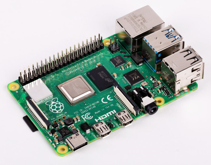 Starter kit Raspberry Pi 3 A+ with power supply, case and micro-sd