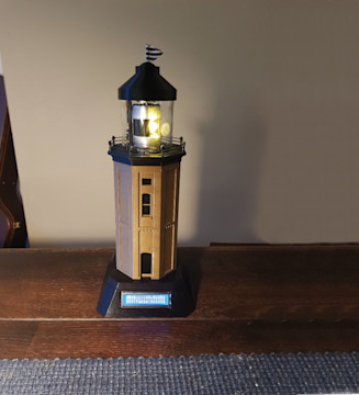 Model Lighthouse built with Raspberry Pi