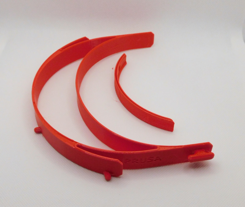 Many people have come to PETG in the last couple of months because it’s a good choice for medical equipment, such as these face shield parts. It’s more sturdy and easier to sterilise than PLA