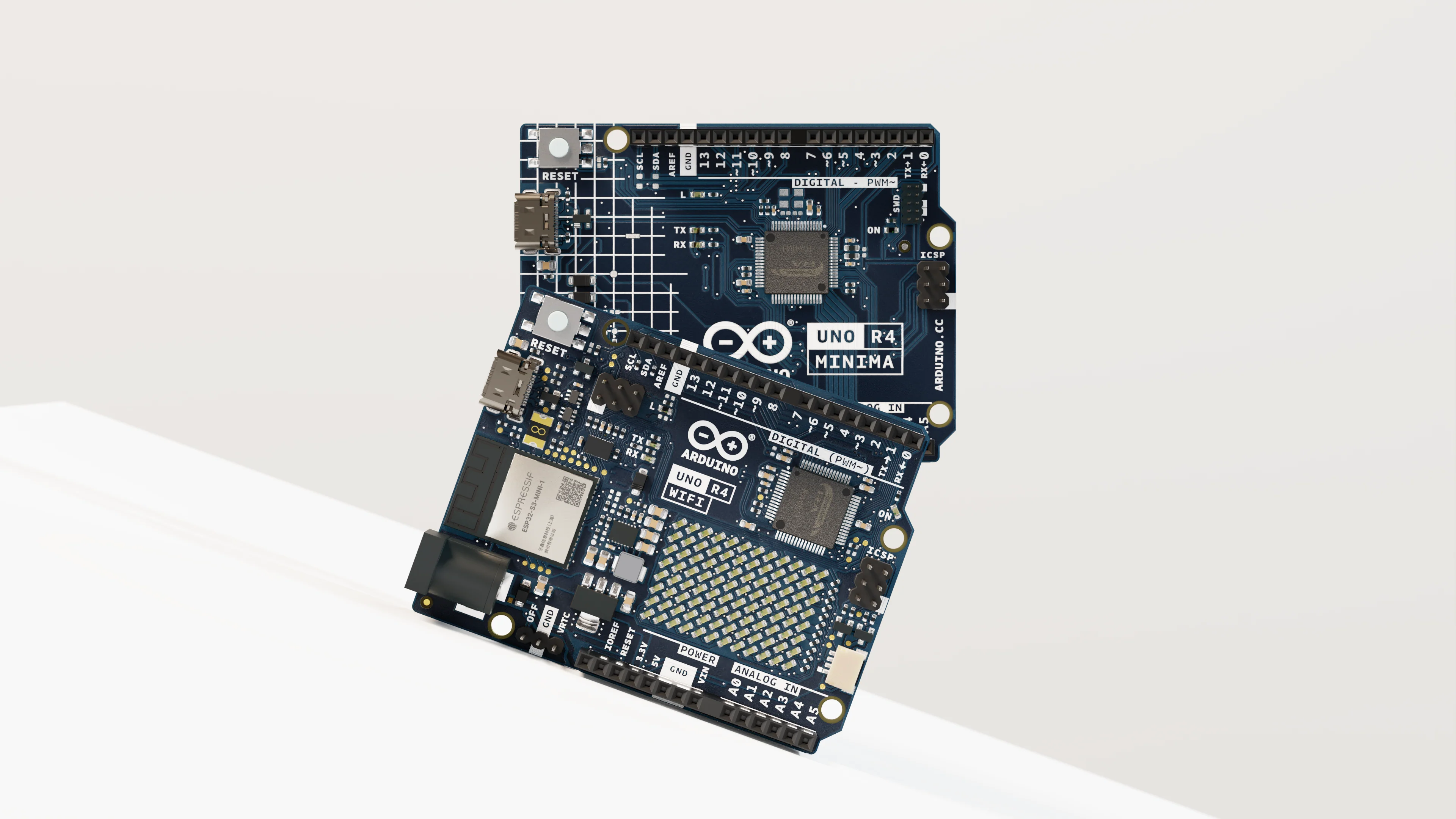 Arduino UNO R3 and R4 Minima