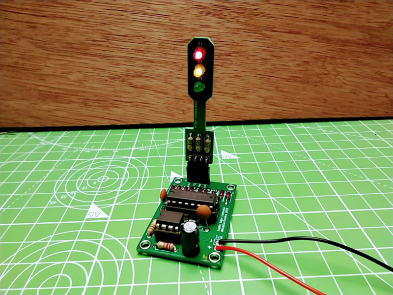 The fully assembled kit – the traffic light board could be mounted remotely from the controller by soldering in some extension wires