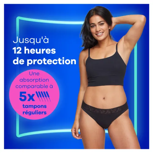 Femme portant une culotte menstruelle Always Bikini qui offre jusqu'à 12 heures de protection.