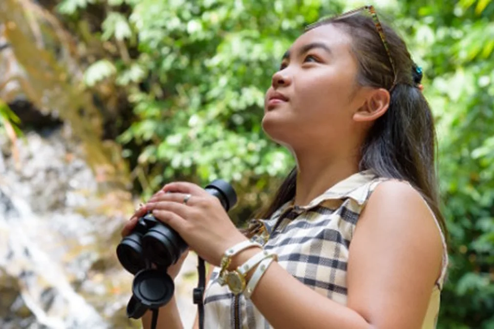girl with camera