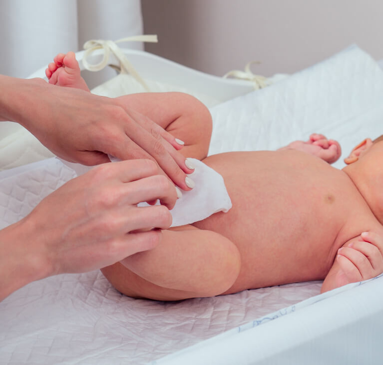 Se pueden usar toallitas húmedas en recién nacidos?