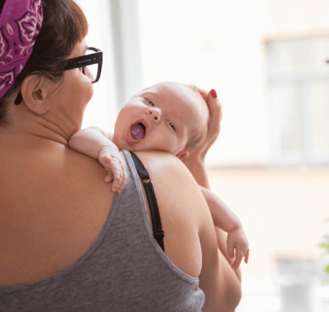 ¿Cómo manejar el hipo de tu recién nacido?