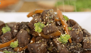 Almuerzo con mucho hierro prev