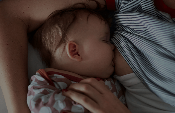 Imagen de previsualización del popó por leche materna y leche de fórmula infantil