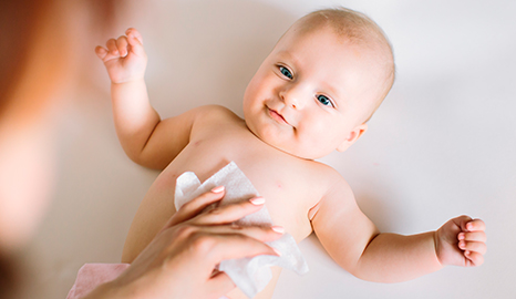 puedo-limpiar-la-cara-de-mi-pequenin-cuadrada-previsualizacion