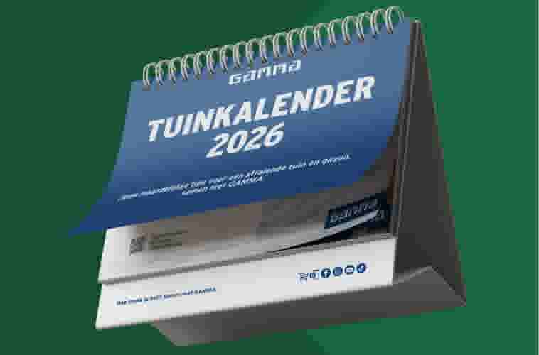 GAMMA tuinkalender 2026 met spiraalband, blauwe omslag en witte pagina's op groene achtergrond