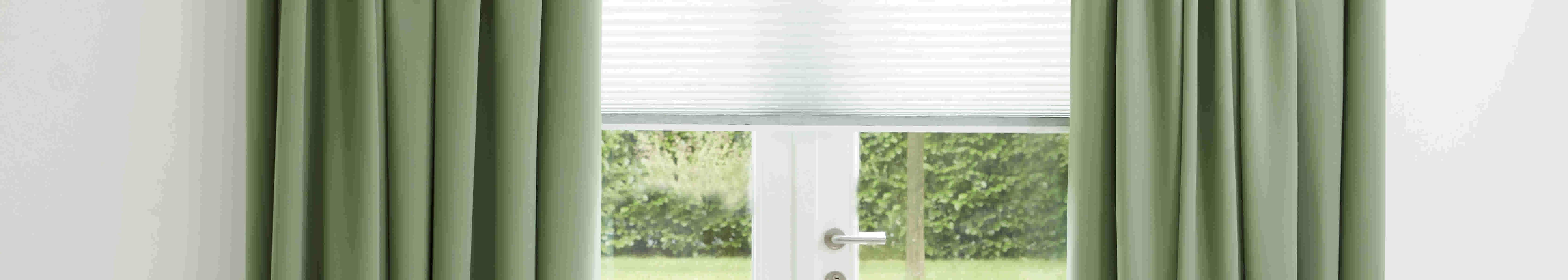Groene gordijnen