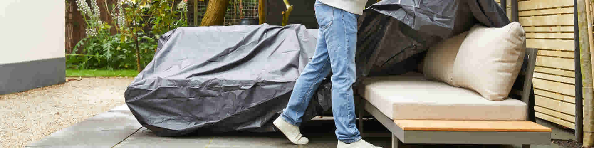 Tuinmeubelhoes over loungeset