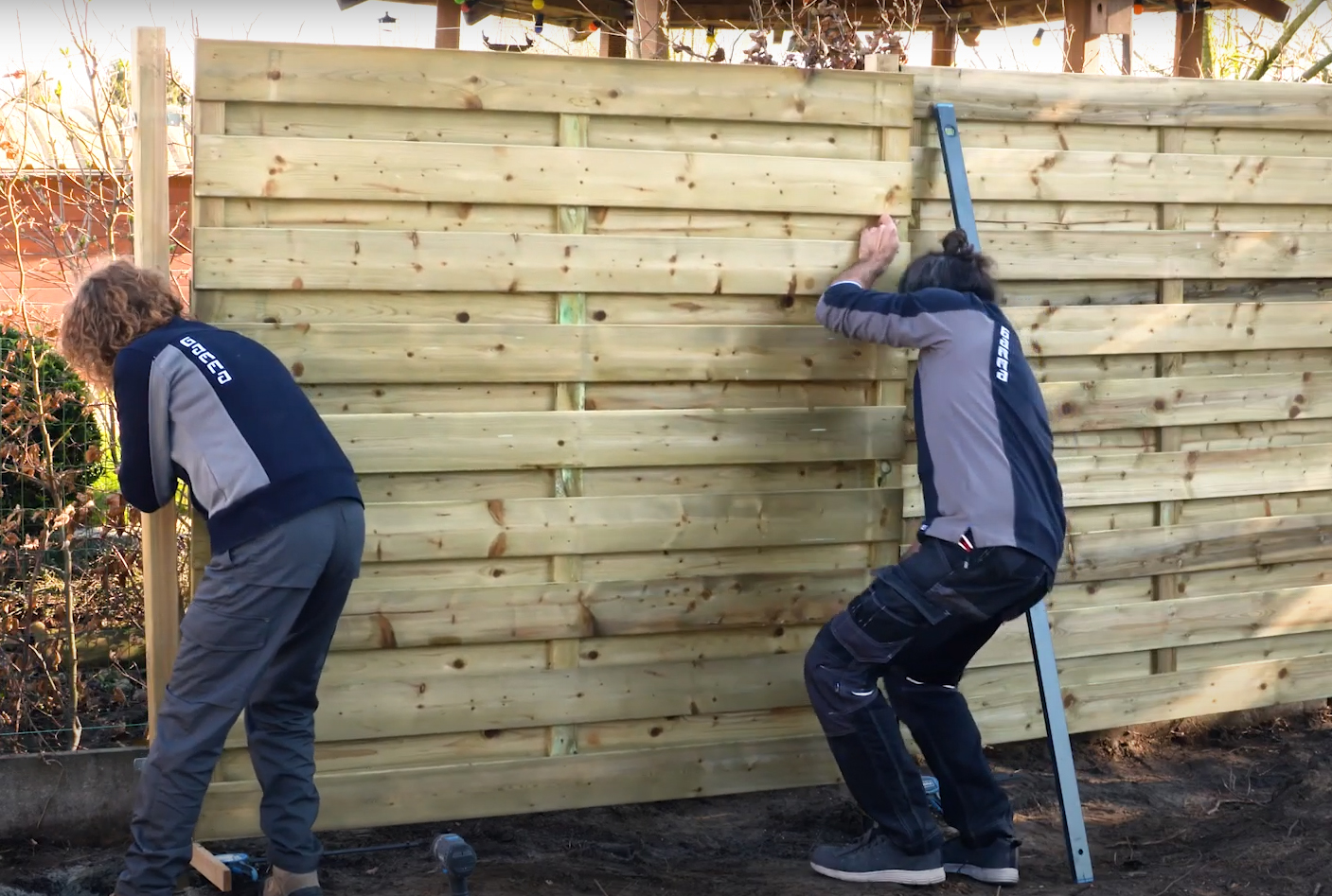 Comment monter une palissade déstructurée en bois