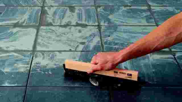 Tutorial - Plancher - Comment nettoyer et peindre des joints de carrelage ? - Thumbnail