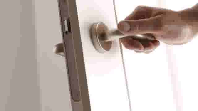 Tutorial - les portes - Comment installer une porte intérieure ? - Thumbnail