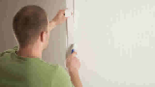 Hoe breng ik glasvezelbehang aan op mijn muur?