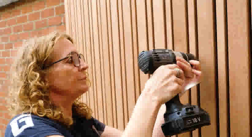 Bevestig de lattenwand