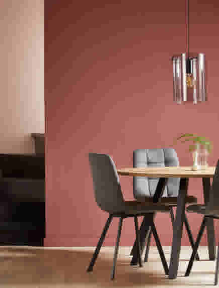 Eetkamer in warme aardetinten