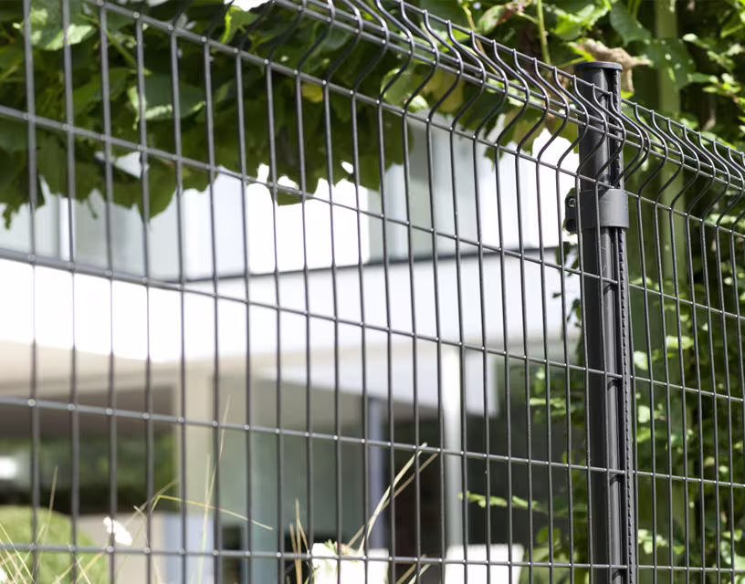 Panneaux grillagés : robustes et polyvalents