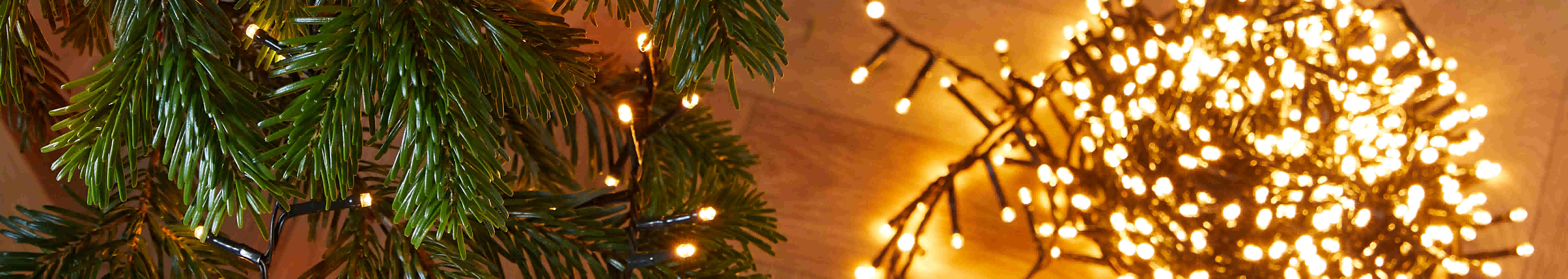 Kerstverlichting rond kerstboom