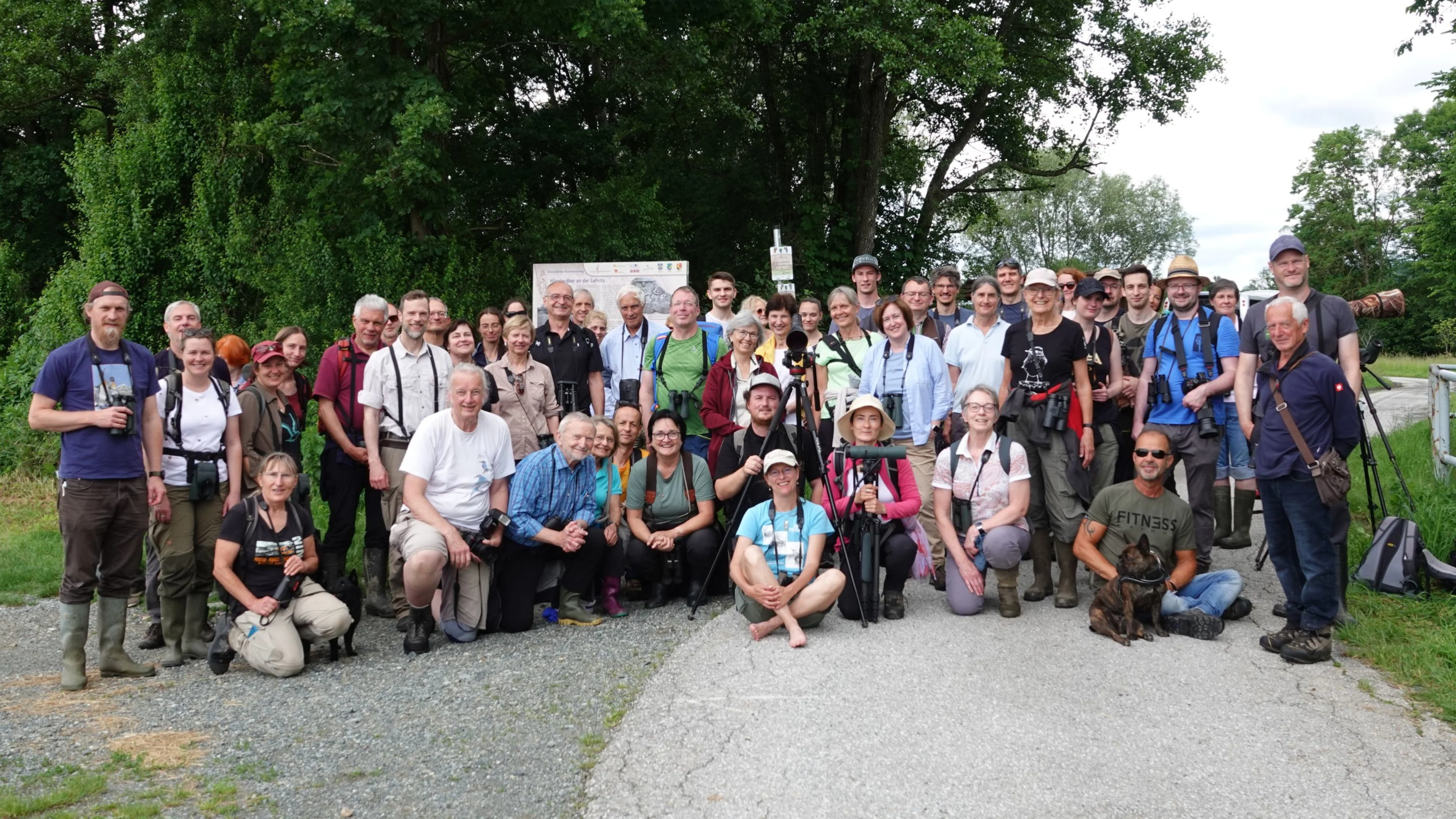 Teilnehmer:innen der Abschlussexkursion auf der Frühjahrstagung 2024.