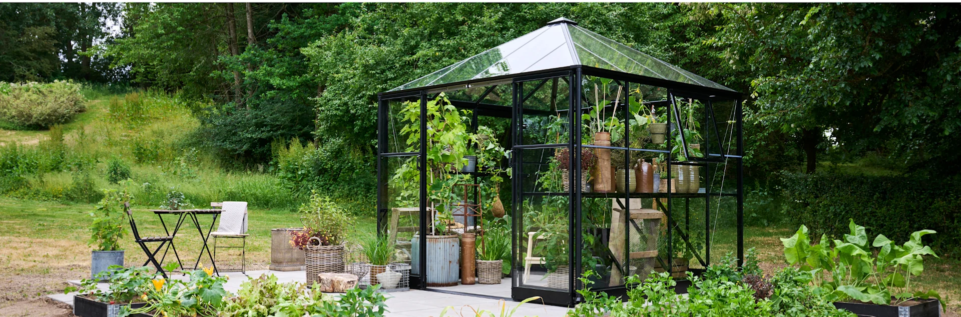 2480 820 QUBE SQUARE