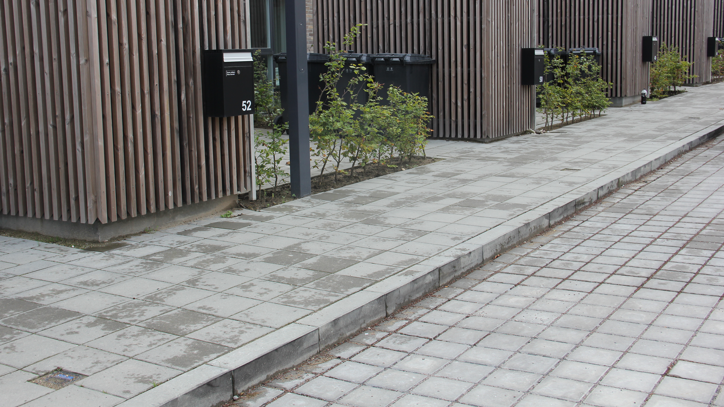 Permeabel belægning foran rækkehuse