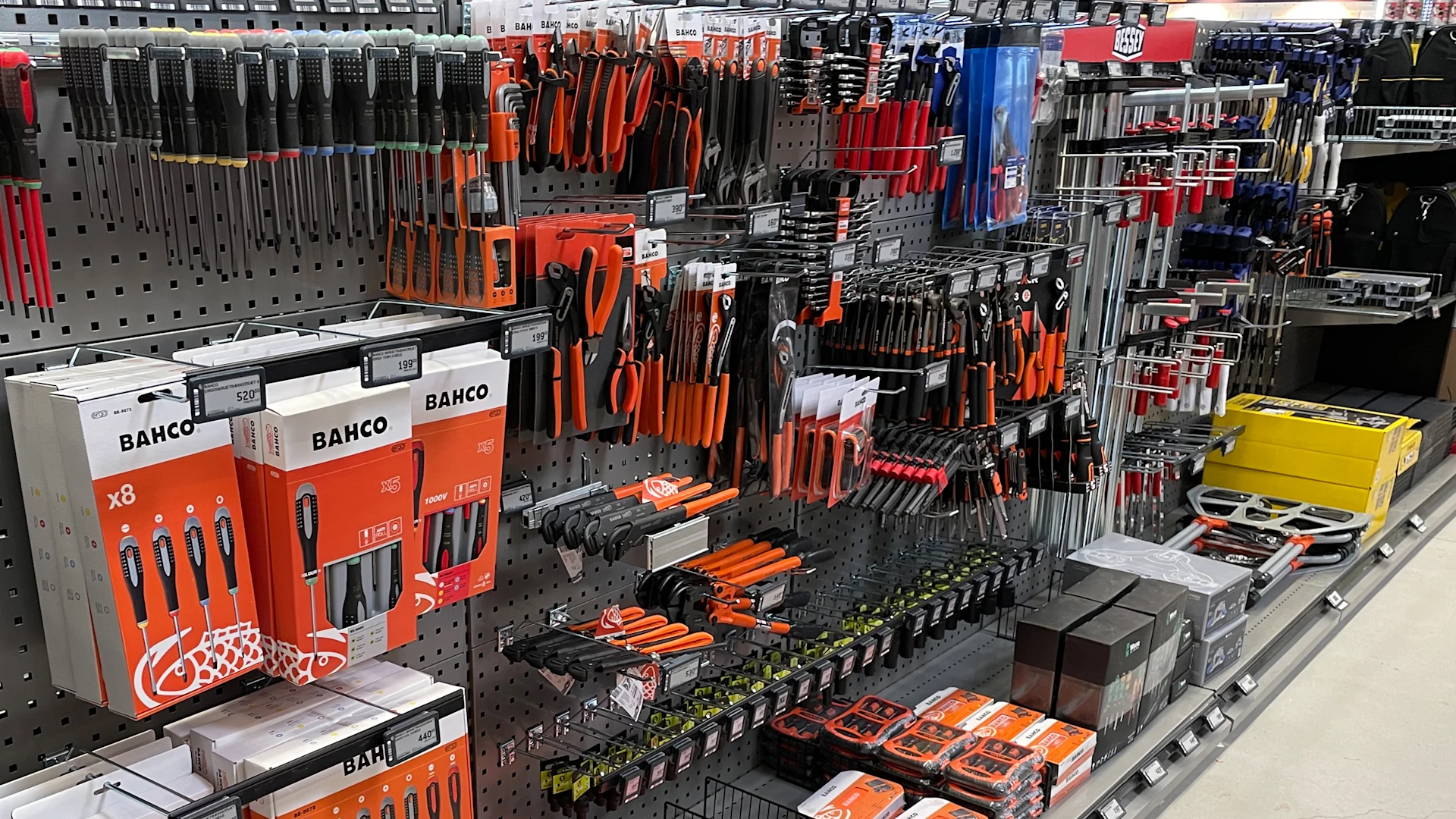 XL-BYG G&S Korsør - BREDT UDVALG til STÆRKE PRISER i vores værktøjsafdeling