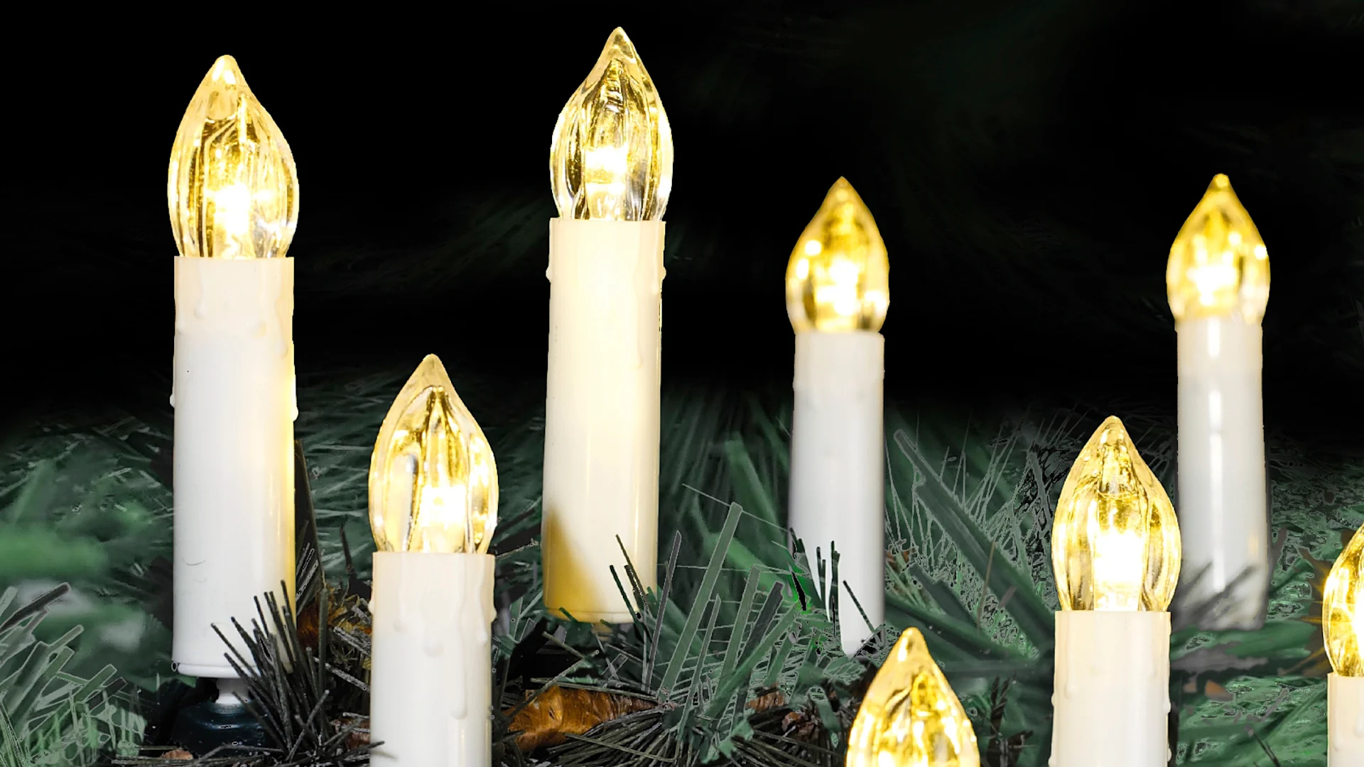 Gør juletræet ekstra flot med tilbehør fra XL-BYG. Vi har alt, hvad du skal bruge for at fuldende julestemningen – fra klassiske juletræstæpper og dekorative julestjerner til smukke julelys, der skaber hygge i hele rummet.