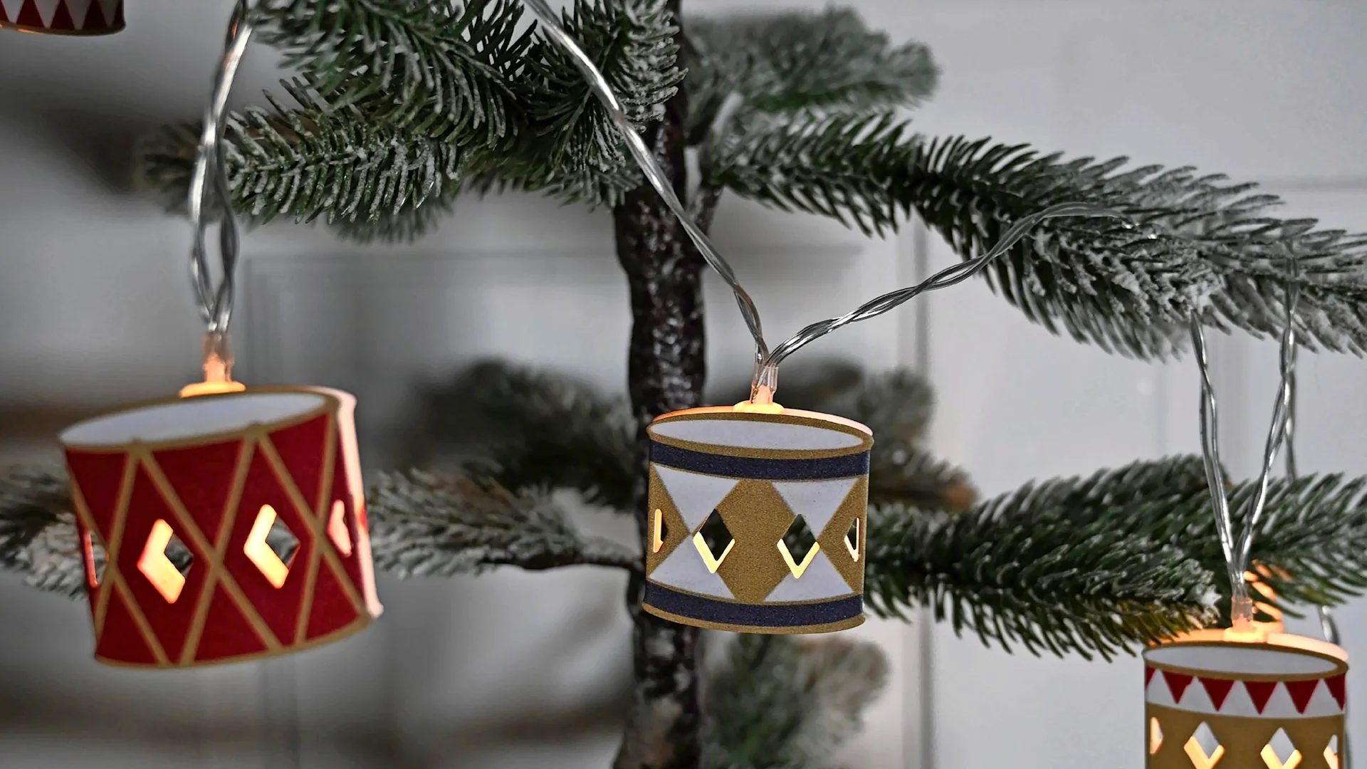 Find julepynt hos XL-BYG Skab den rette julestemning med flot julepynt fra XL-BYG. Uanset om du leder efter klassisk pynt til hjemmet, hyggelig belysning til haven eller dekorative detaljer til julebordet, finder du et bredt udvalg hos os. 