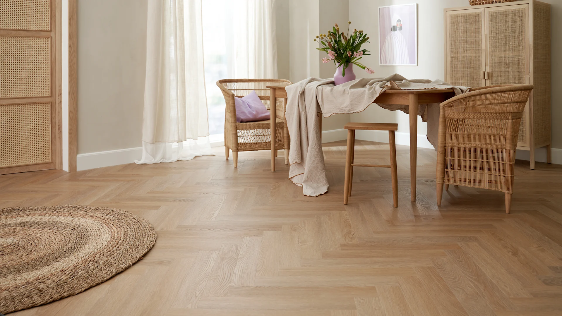 Når du som håndværker rådgiver om valg af gulv, handler det ikke kun om udseende – det handler om at finde en løsning, der fungerer i den virkelighed, kunden lever i.