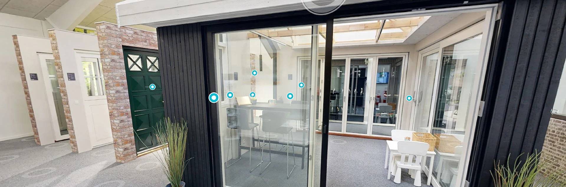 outline-showroom-2480x820