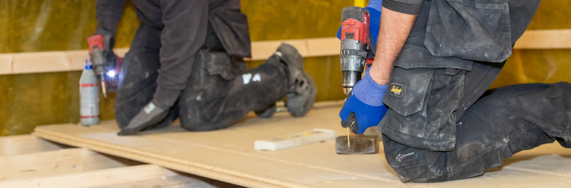 Nyt smart system til gulvvarme i spånplader i 30 mm – undgå at lægge nye strøer – Spænder op til 1000mm