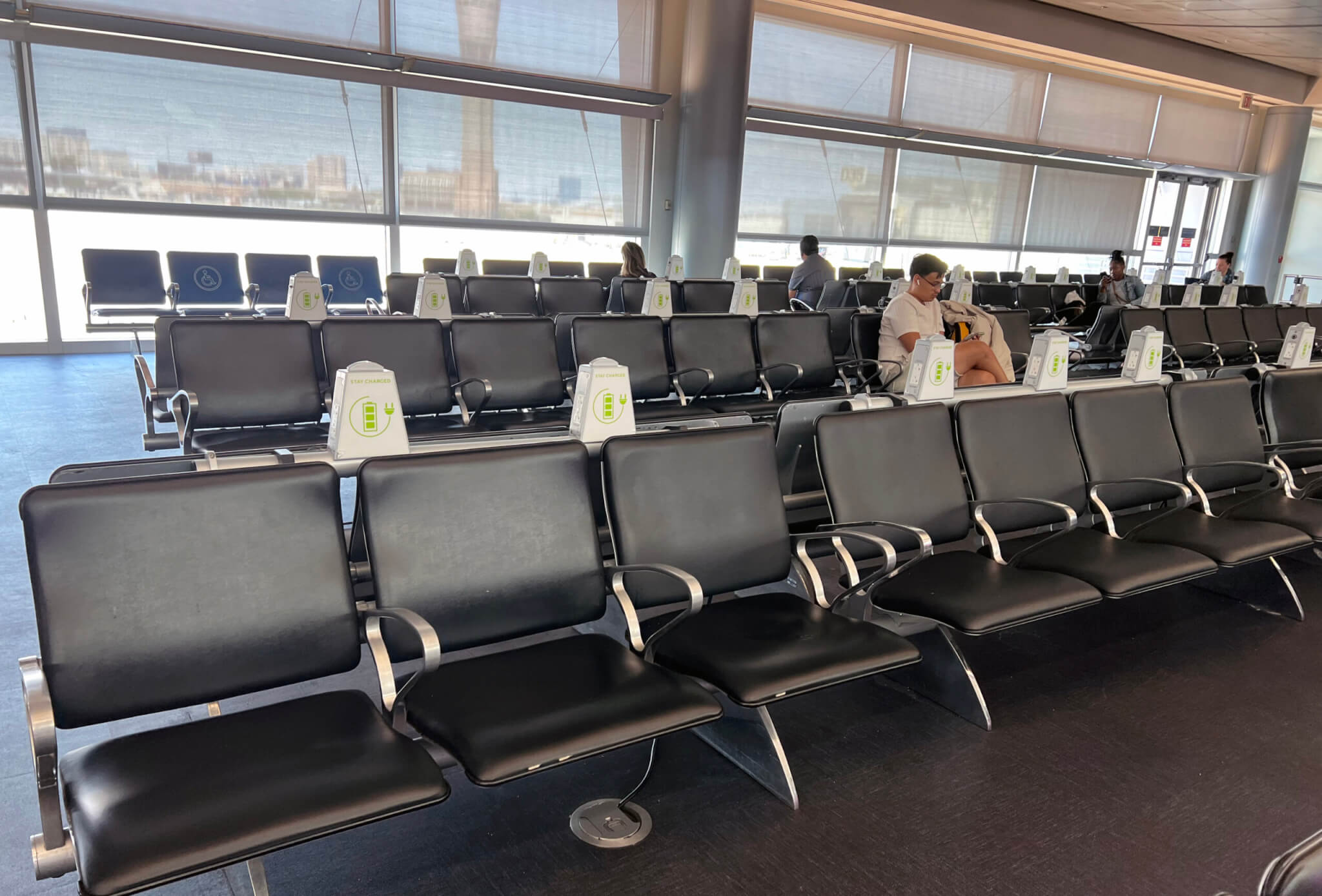 D-Gates-Power-Outlets-scaled