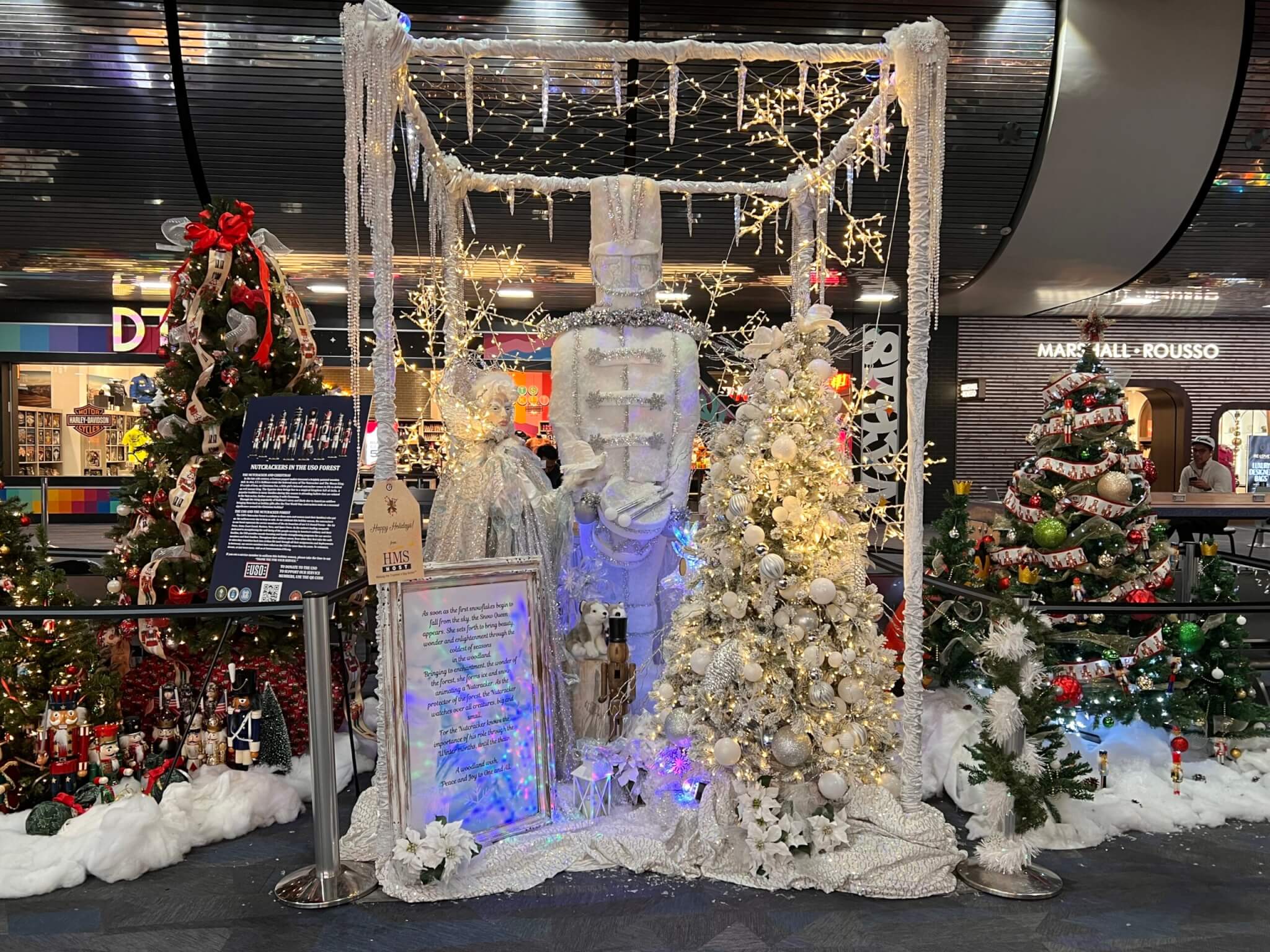 Holidays at LAS are for decking the halls and giving back